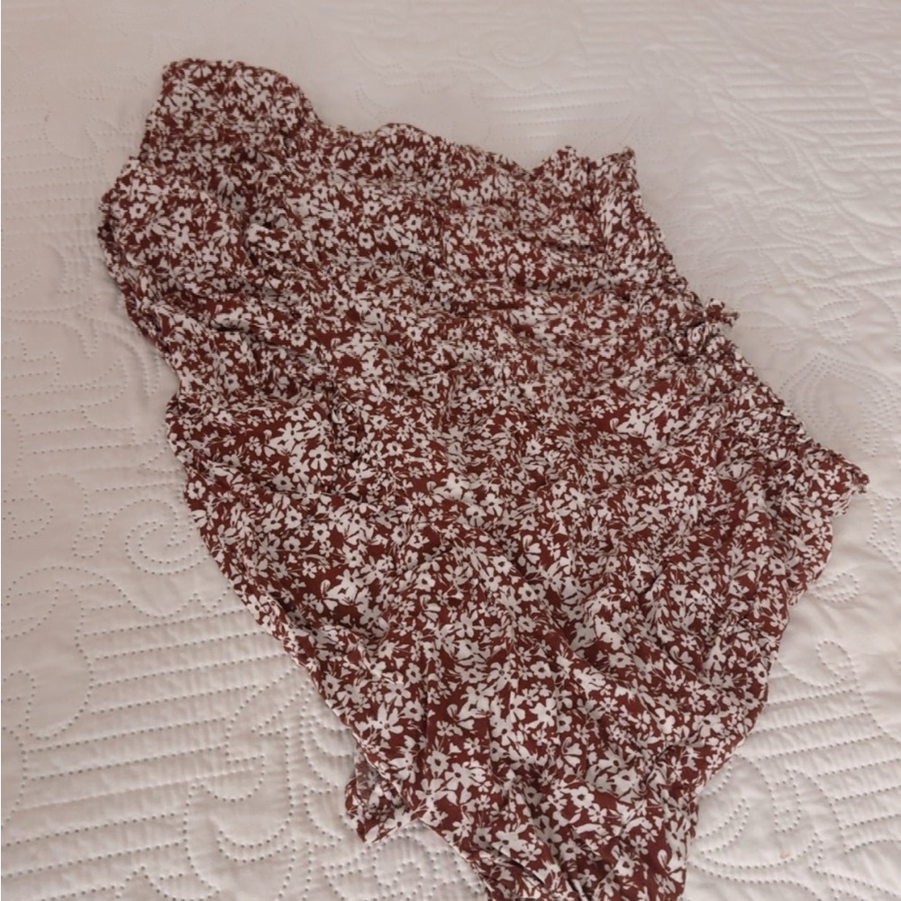 btween Brown and White Floral Top